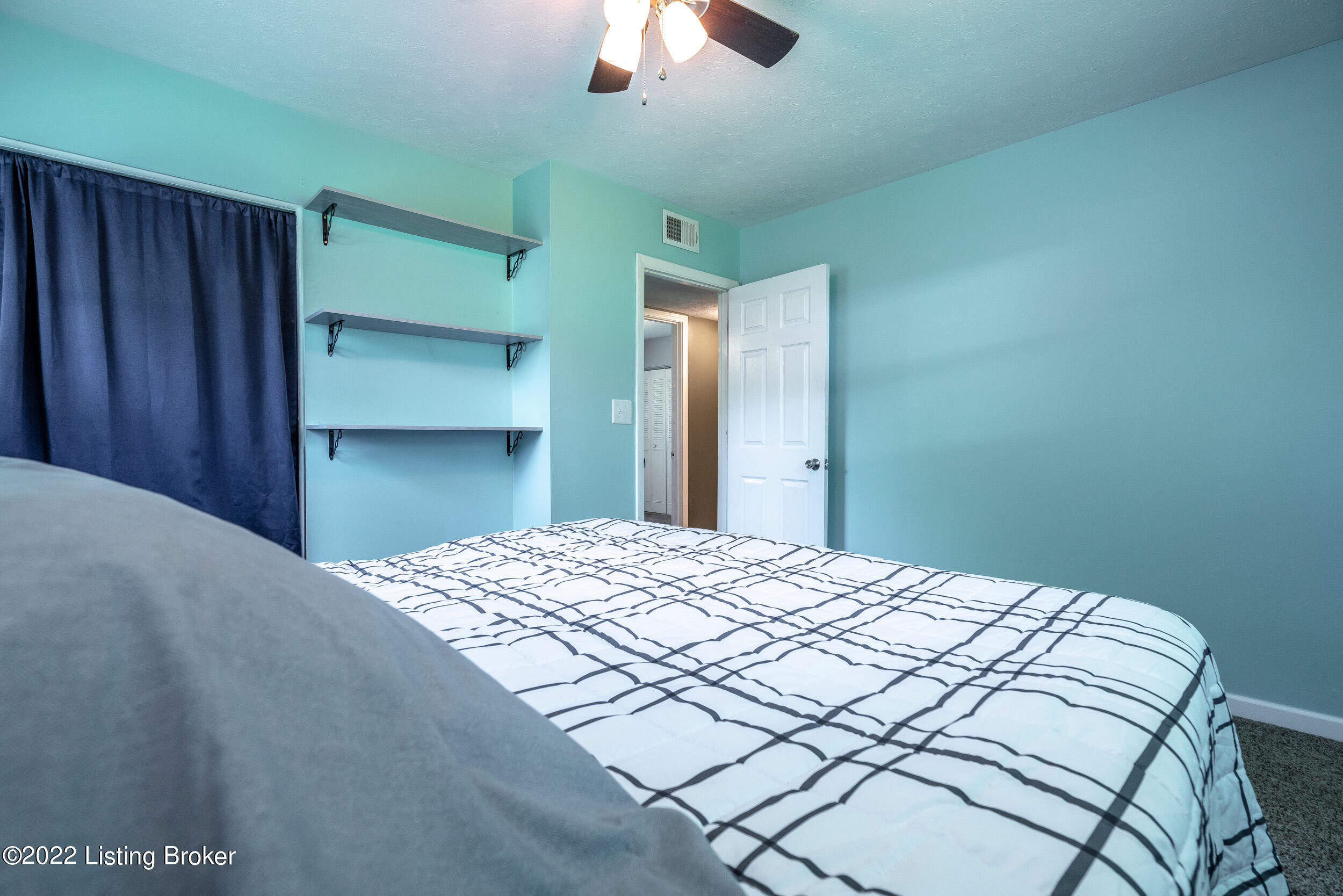 11211 Torrington Road Louisville, KY 40272 - Photo 19 of 24 11211 Torrington Rd-27