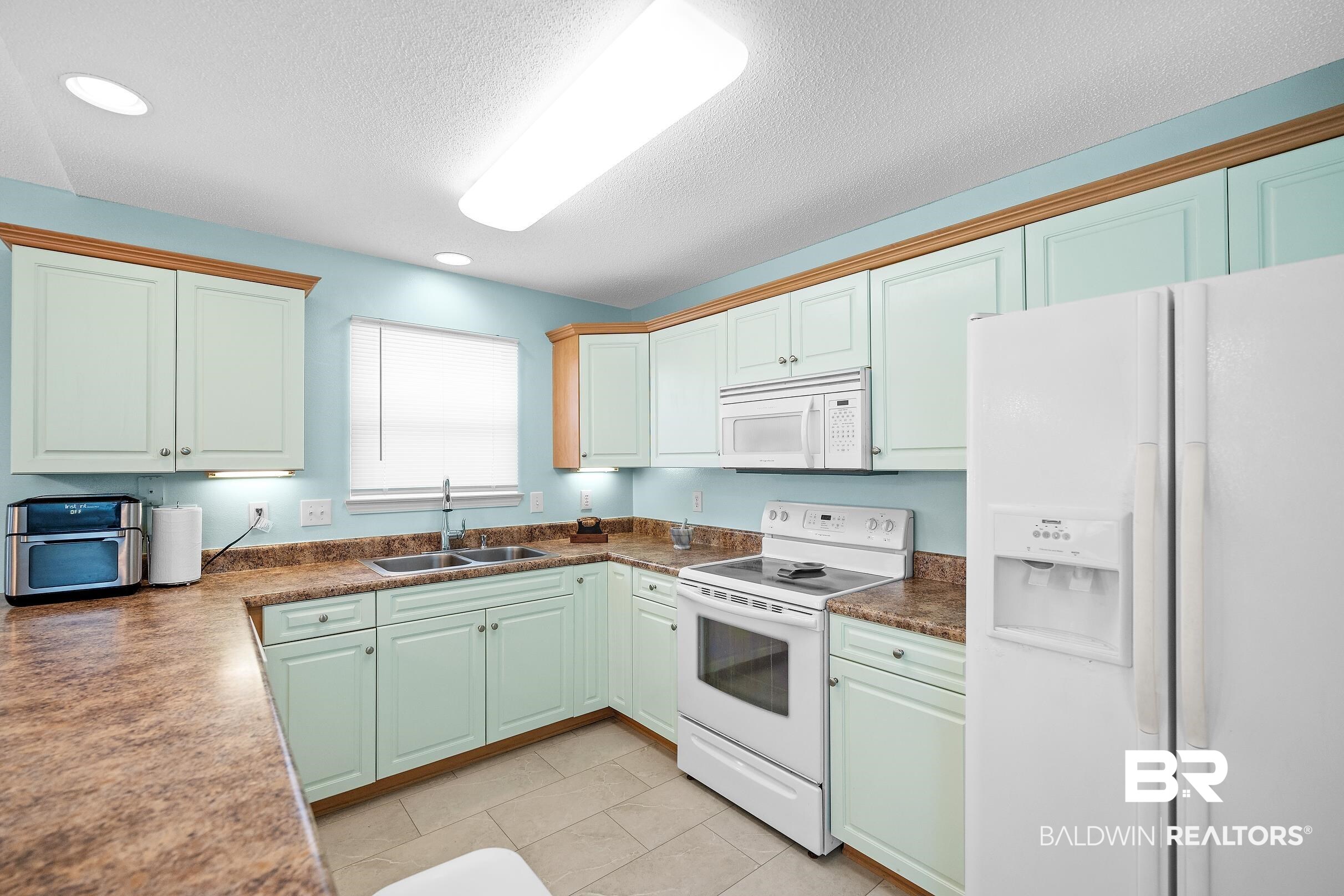 1969 Ridgewood Drive South Lillian, AL 36549 - Photo 10 of 44