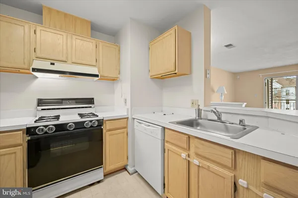 $230,000 | 3553 Floating Leaf Lane, Unit D201, Laurel, MD 20724