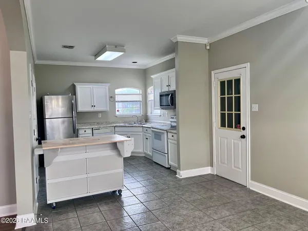 $1,750 | 101 Wildflower Lane, Lafayette, LA 70506
