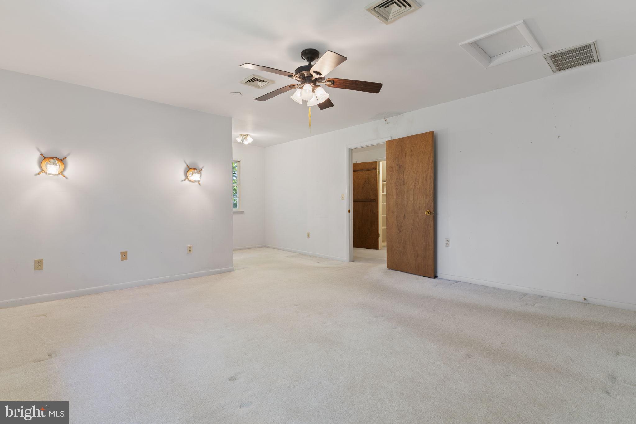 44742 Three Coves Road Hollywood, MD 20636 - Photo 44 of 89 Upper level primary suite