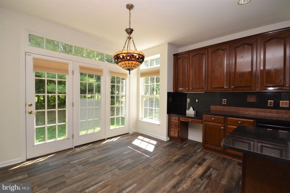 14444 Clubhouse Road Gainesville, VA 20155 - Photo 11 of 42 Breakfast Area is Filled w/Natural Light