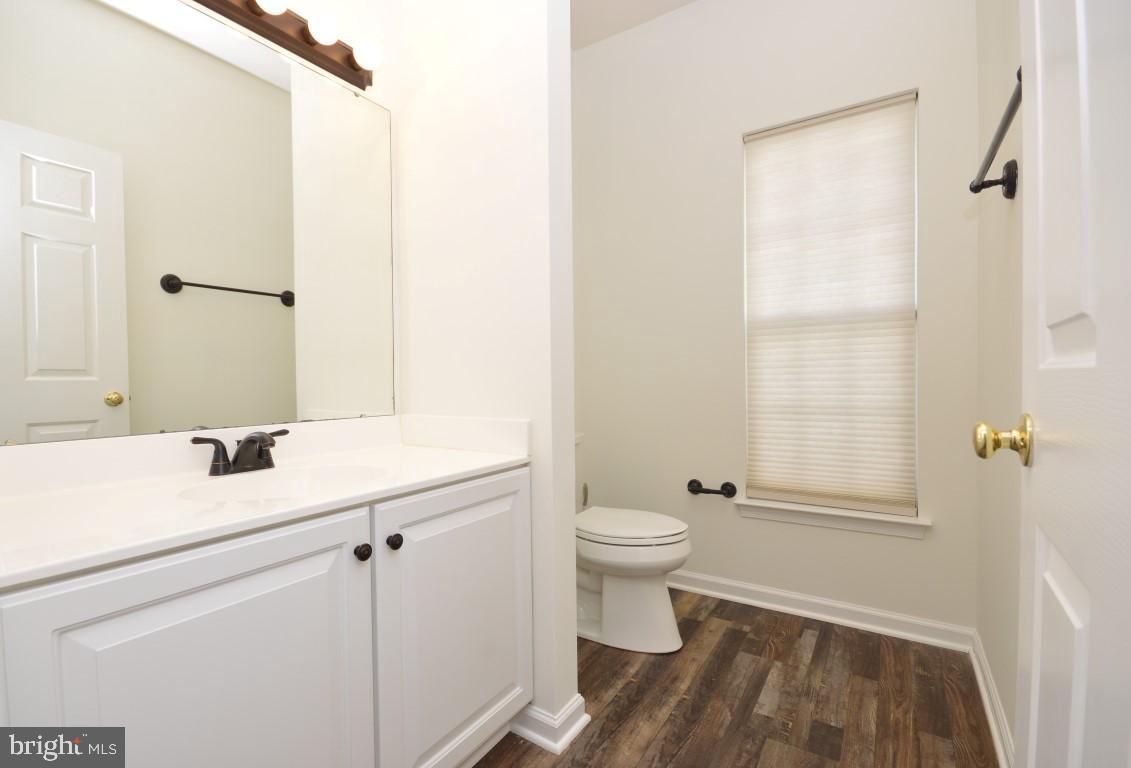 14444 Clubhouse Road Gainesville, VA 20155 - Photo 17 of 42 Updated Powder Room on Main Level