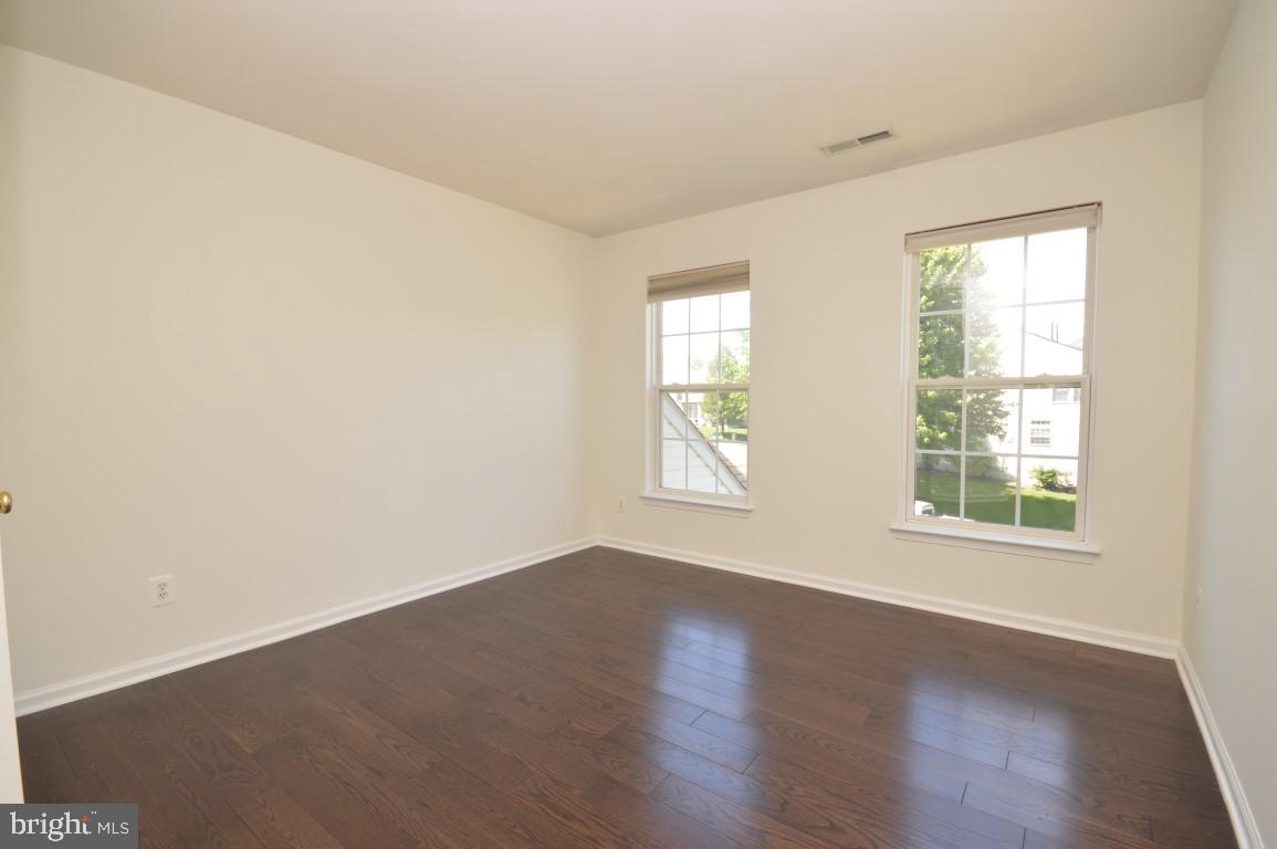 14444 Clubhouse Road Gainesville, VA 20155 - Photo 22 of 42 Bedroom #2 Upstairs w/New Flooring