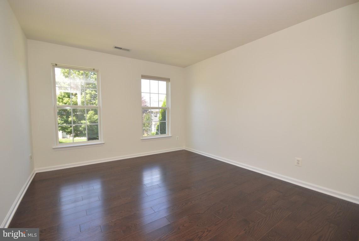 14444 Clubhouse Road Gainesville, VA 20155 - Photo 23 of 42 Bedroom #3 Upstairs w/New Flooring