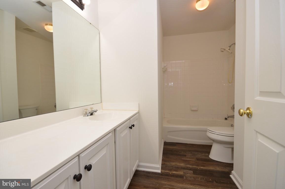 14444 Clubhouse Road Gainesville, VA 20155 - Photo 24 of 42 Full Bath #2 Upstairs