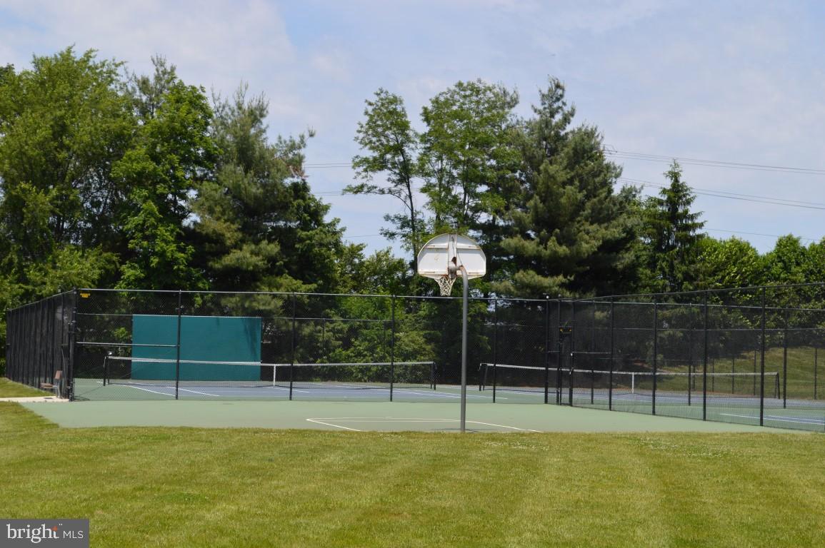 14444 Clubhouse Road Gainesville, VA 20155 - Photo 38 of 42 Basketball Court