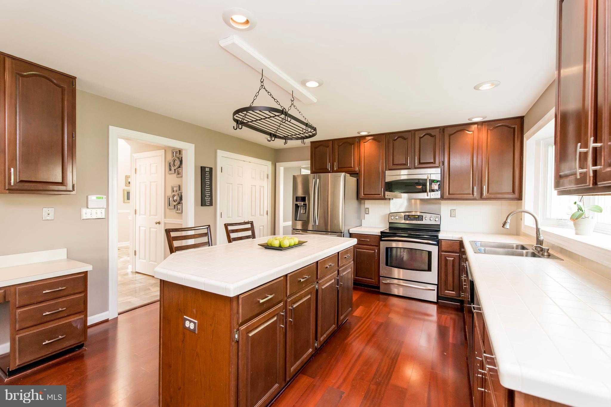 8386 Autumn Rust Road Ellicott City, MD 21043 - Photo 7 of 30 Kitchen
