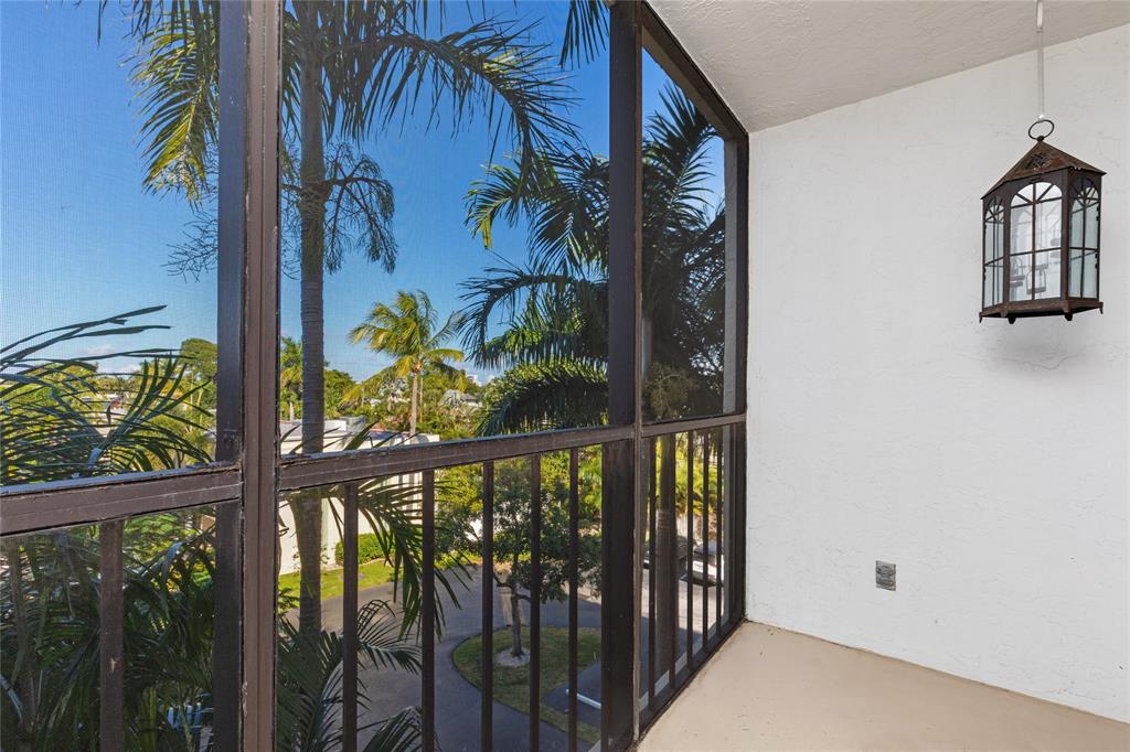 5300 Northeast 24th Terrace, Unit 416C Fort Lauderdale, FL 33308 - Photo 8 of 26 a view of a balcony