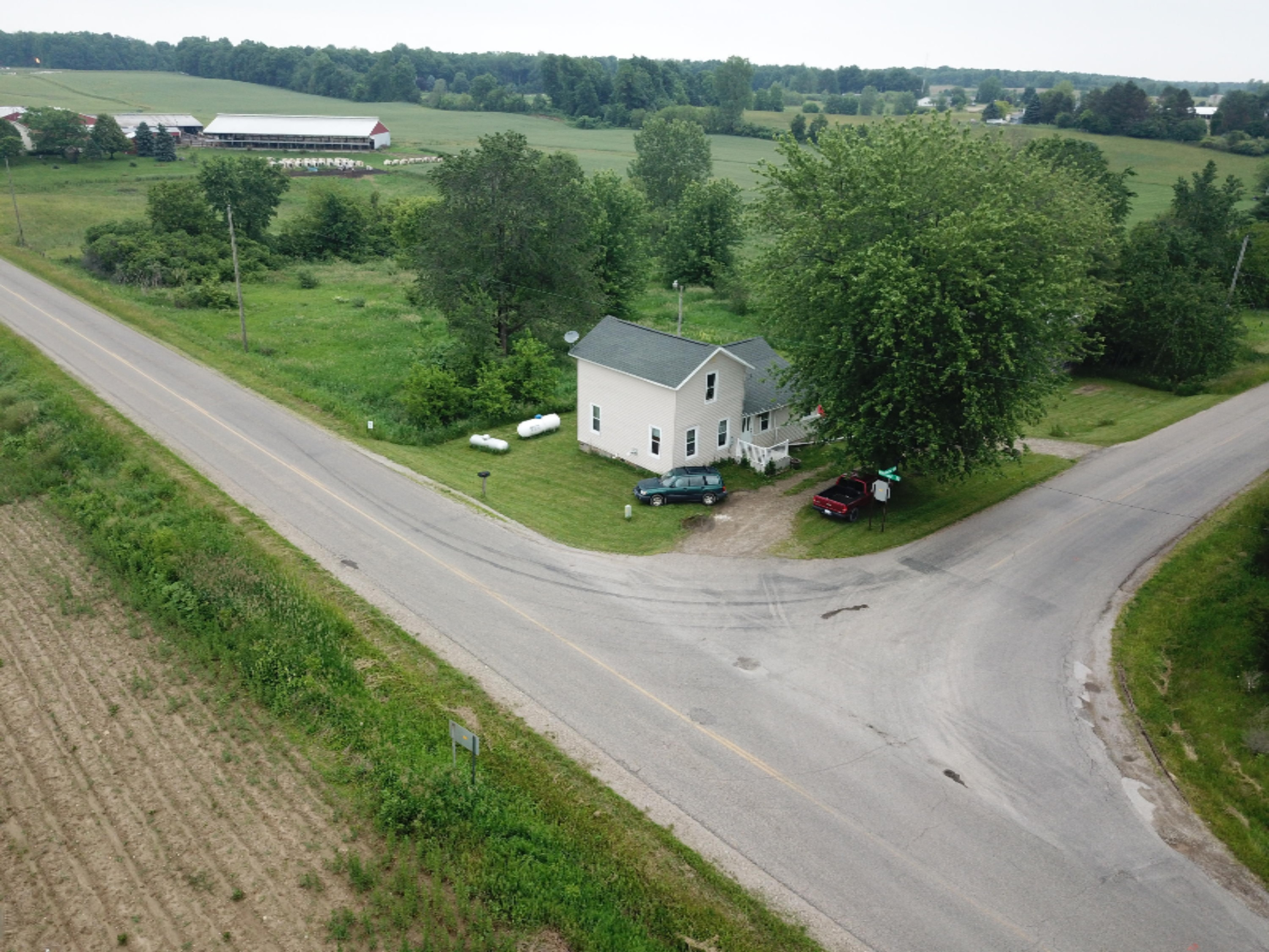 2997 South Pittsford Road Pittsford, MI 49271 - Photo 2 of 16 org_dc9307a31980bd54_1560811236000
