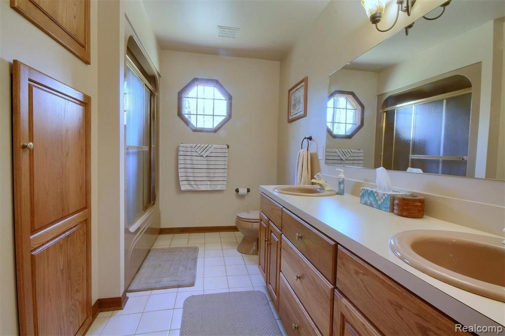 20683 Clark Road Belleville, MI 48111 - Photo 20 of 34