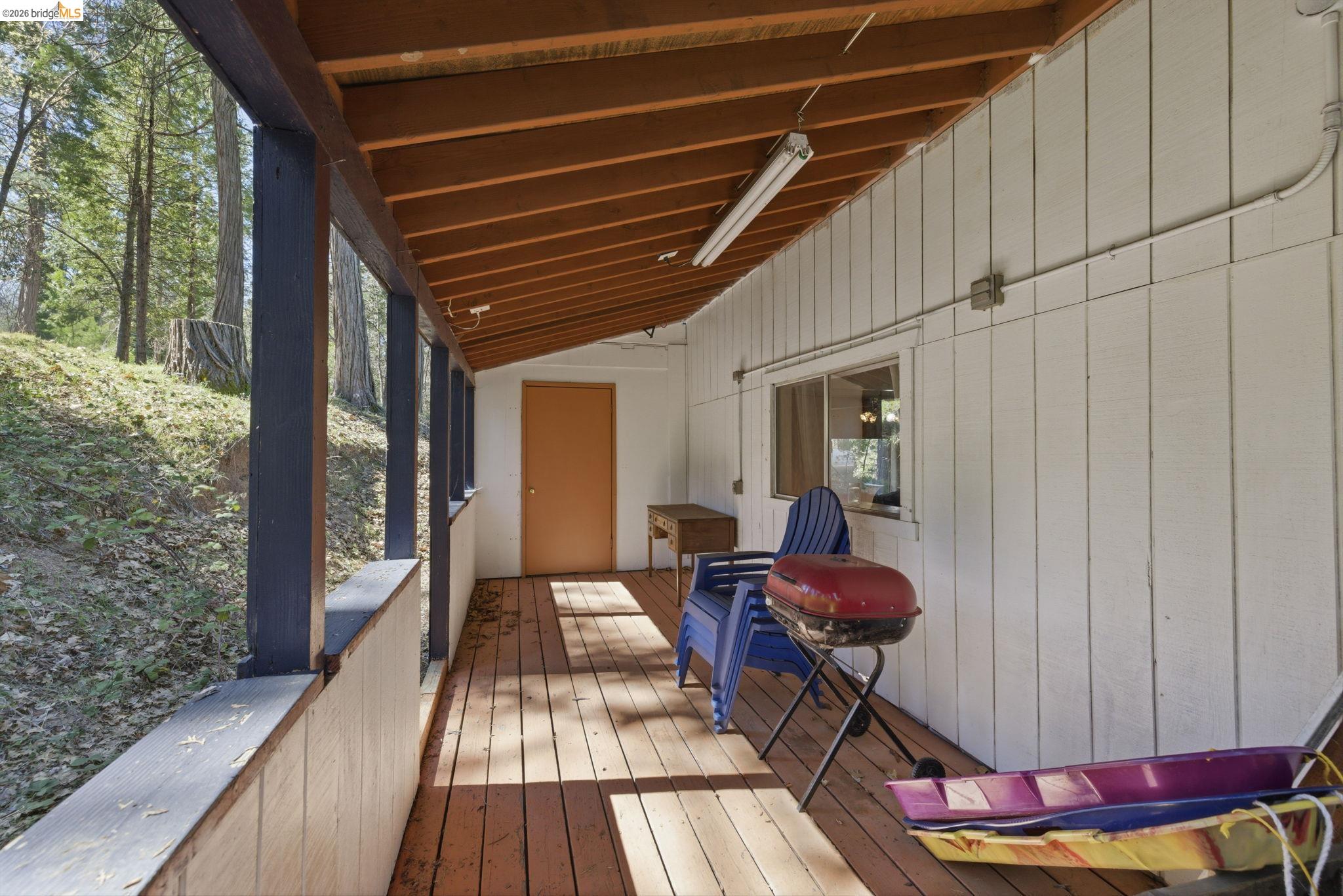 24189 South Fork Road Twain Harte, CA 95383 - Photo 28 of 34 a view of balcony with furniture