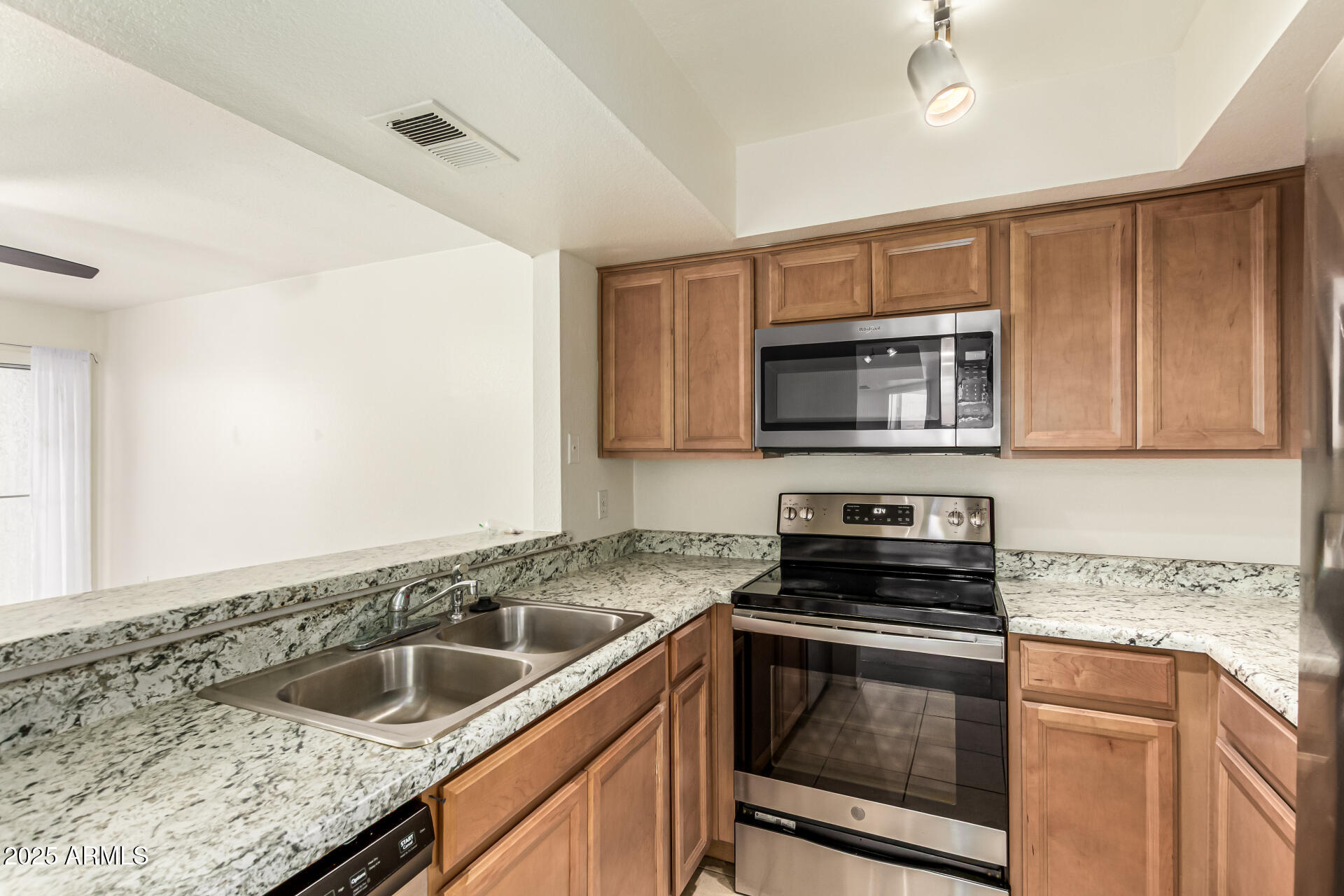 1331 West Baseline Road, Unit 102 Mesa, AZ 85202 - Photo 5 of 31 12 - Baseline