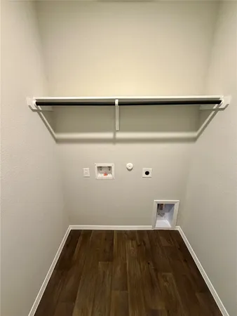 a view of utility room