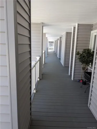$2,300 | 10 Wild Oaks Road, Unit 124, Goldens Bridge, NY 10526