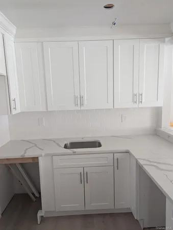 $2,300 | 10 Wild Oaks Road, Unit 124, Goldens Bridge, NY 10526