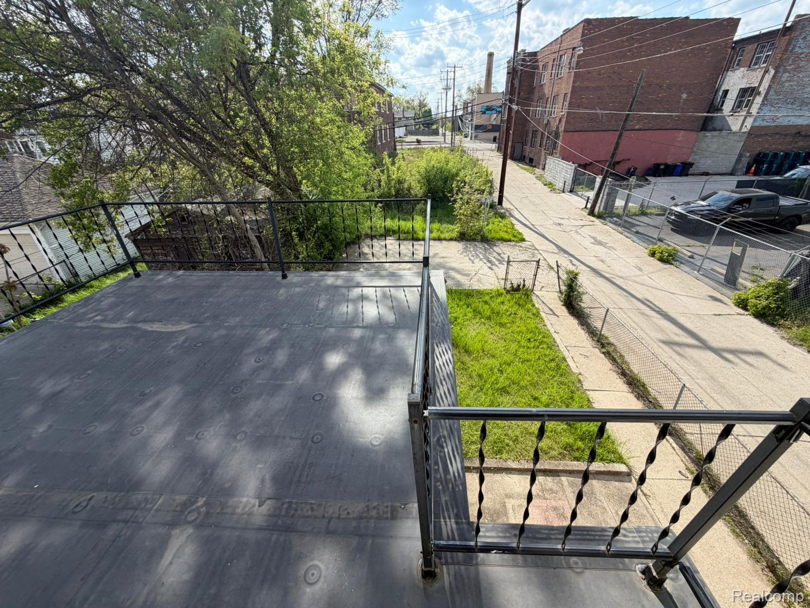 15935 Normandy Street Detroit, MI 48238 - Photo 3 of 28 e0573870-1097-4e26-a0a3-1aaebdecf176.jpeg