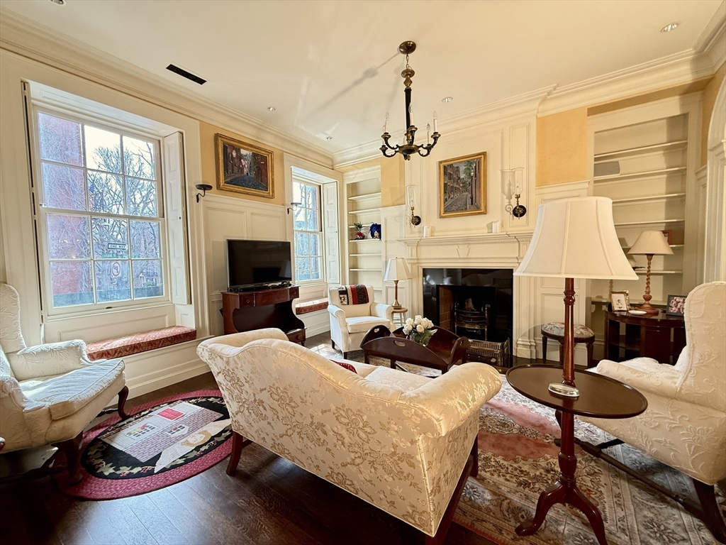 79 Pinckney Street Boston, MA 02114 - Photo 4 of 20