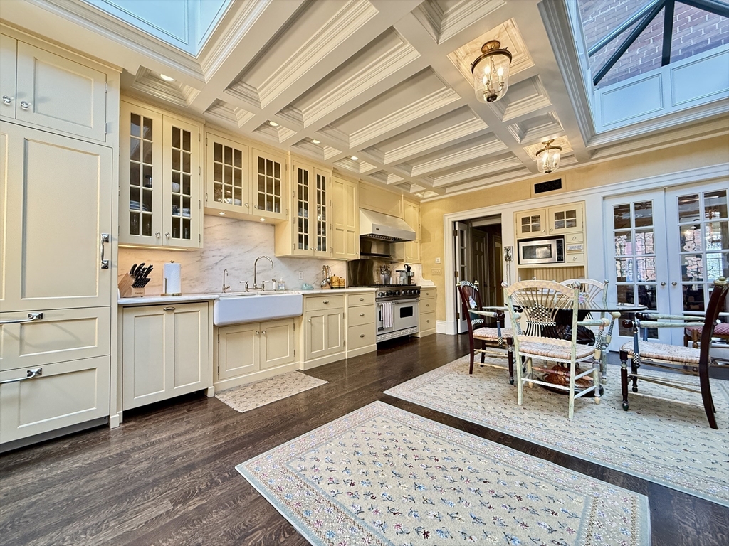 79 Pinckney Street Boston, MA 02114 - Photo 7 of 20