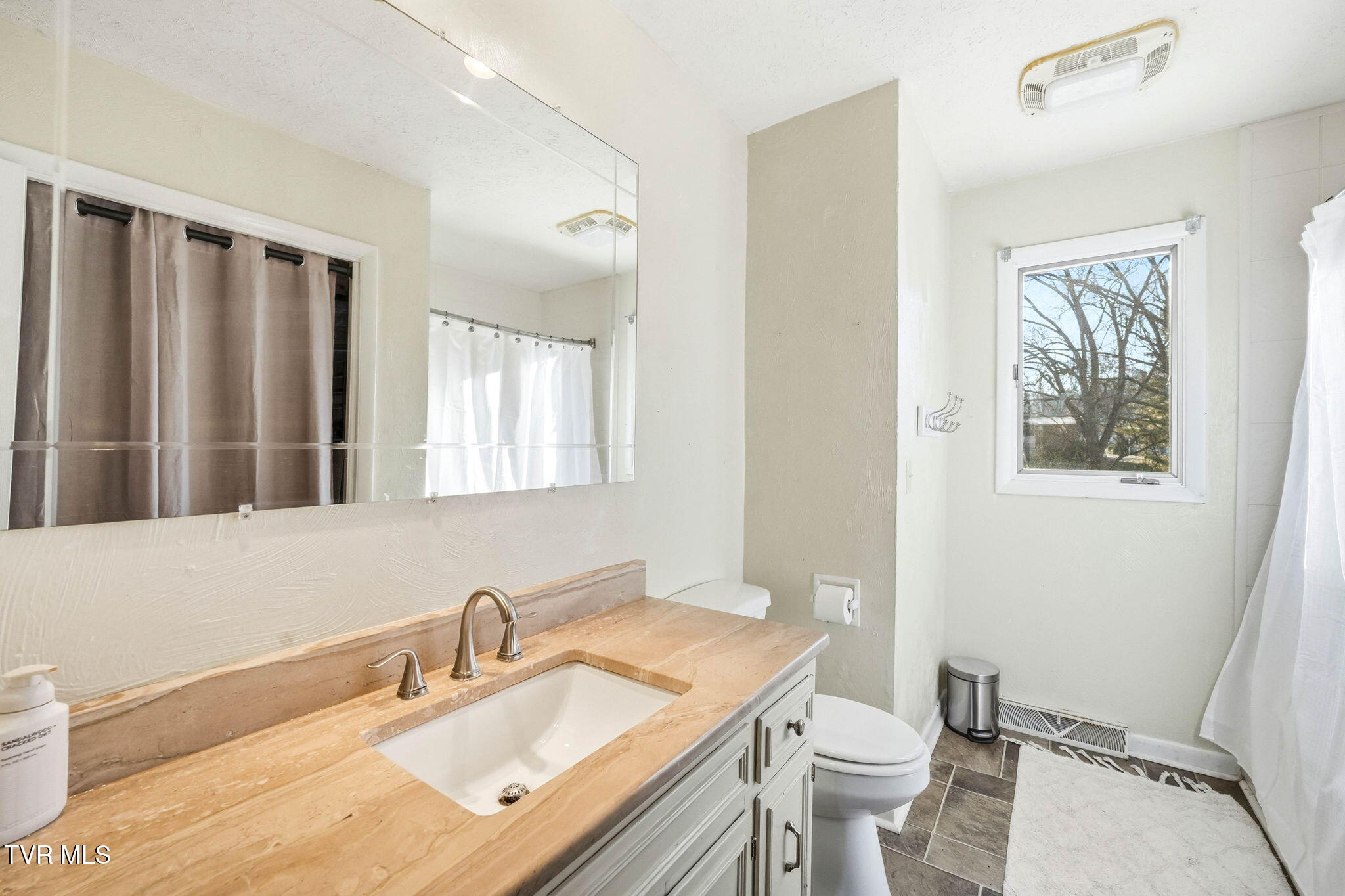 297 Beaver Road Bluff City, TN 37618 - Photo 25 of 36 IMG_5376