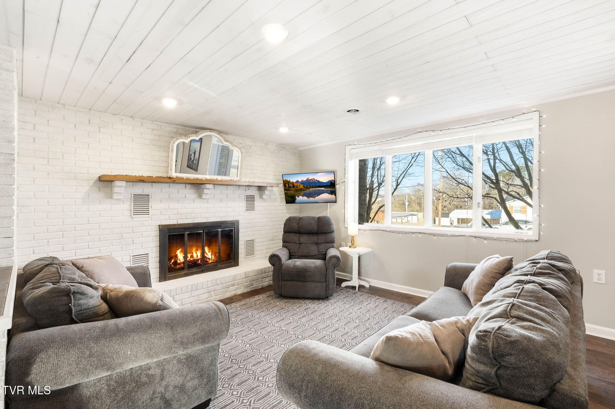 297 Beaver Road Bluff City, TN 37618 - Photo 4 of 36 IMG_5364