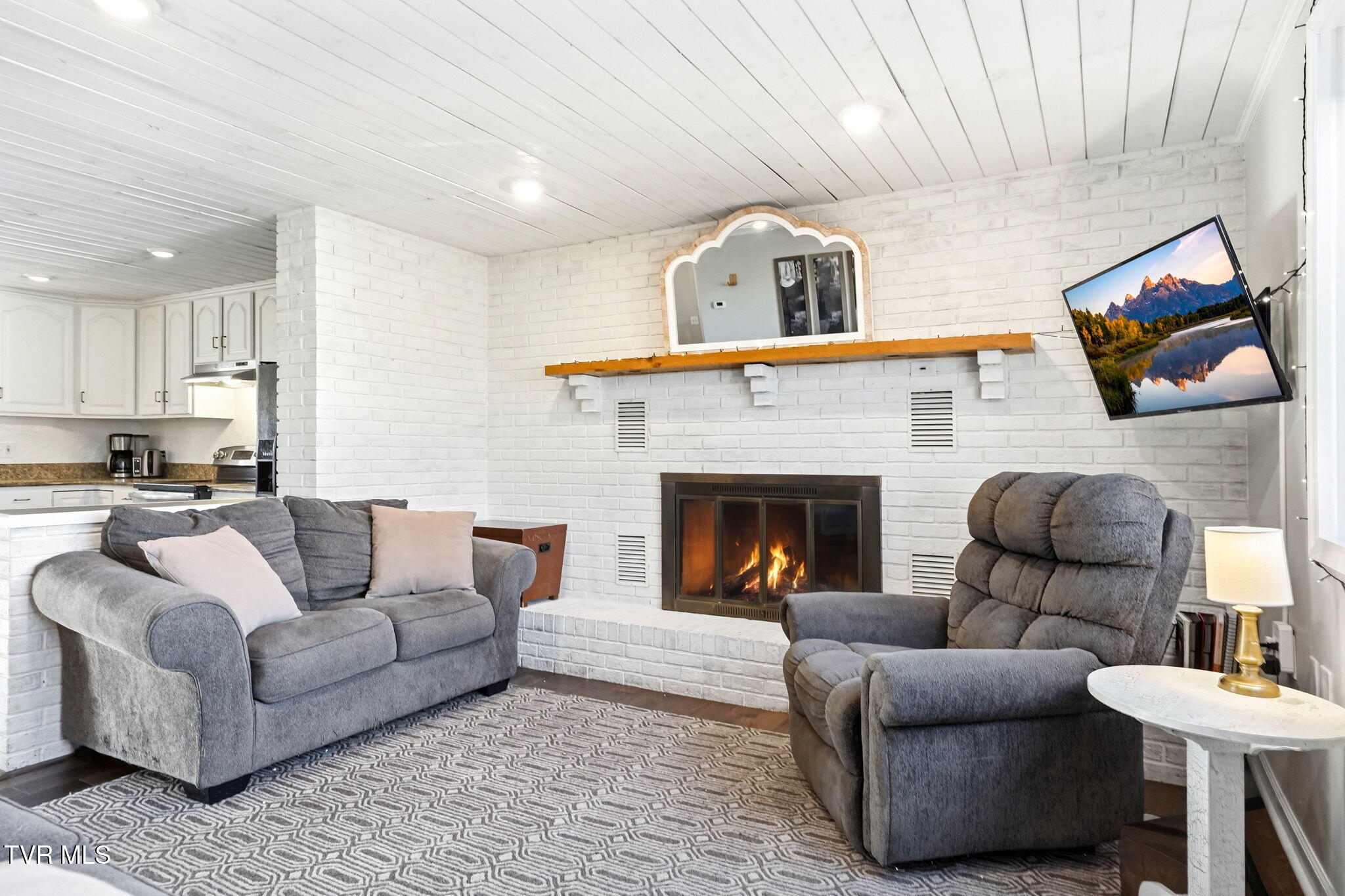 297 Beaver Road Bluff City, TN 37618 - Photo 5 of 36 IMG_5363