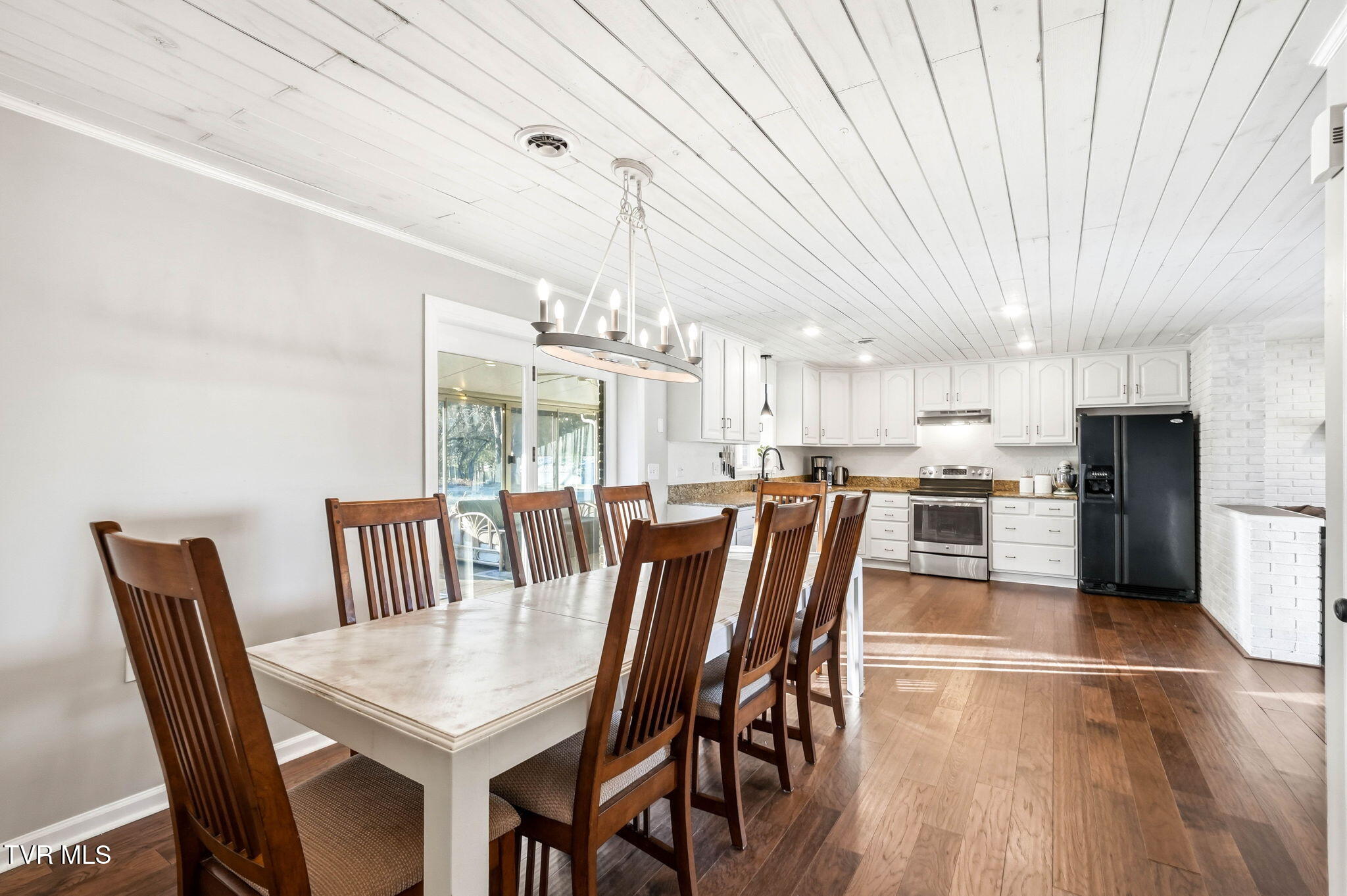 297 Beaver Road Bluff City, TN 37618 - Photo 7 of 36 IMG_5372