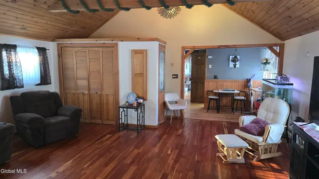 $284,000 | 10 New York Avenue, East Greenbush, NY 12144