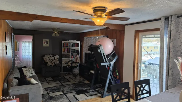 $284,000 | 10 New York Avenue, East Greenbush, NY 12144