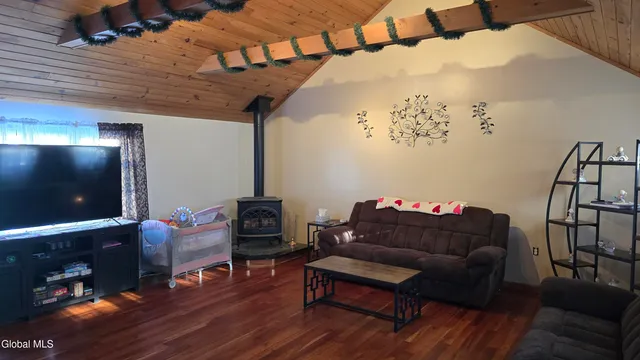 $284,000 | 10 New York Avenue, East Greenbush, NY 12144