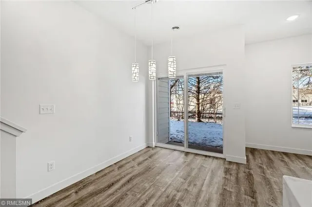 $2,295 | 425 West 8th Street, Unit 21, New Richmond, WI 54017