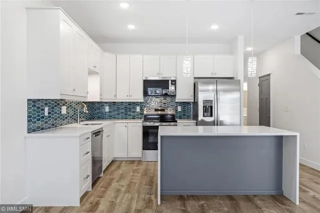 $2,295 | 425 West 8th Street, Unit 21, New Richmond, WI 54017