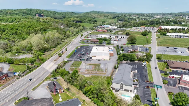 $595,000 | 3323 Lee Highway, Bristol, VA 24202