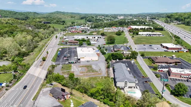 $595,000 | 3323 Lee Highway, Bristol, VA 24202