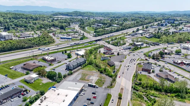 $595,000 | 3323 Lee Highway, Bristol, VA 24202