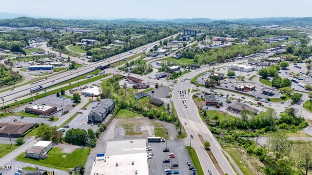 $595,000 | 3323 Lee Highway, Bristol, VA 24202