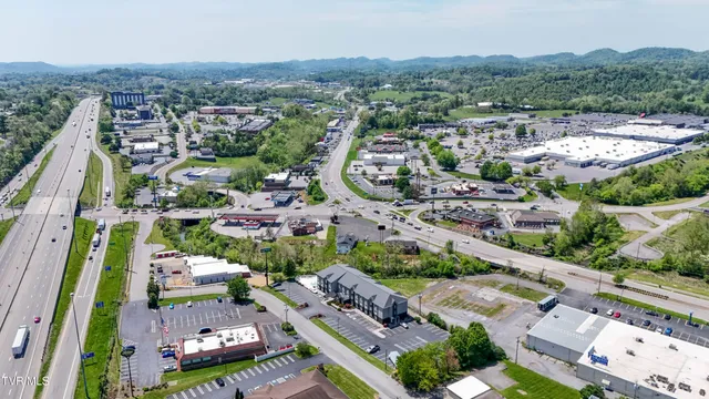 $595,000 | 3323 Lee Highway, Bristol, VA 24202