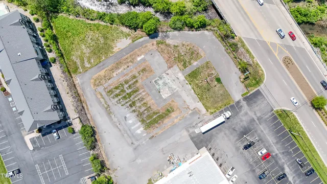 $595,000 | 3323 Lee Highway, Bristol, VA 24202