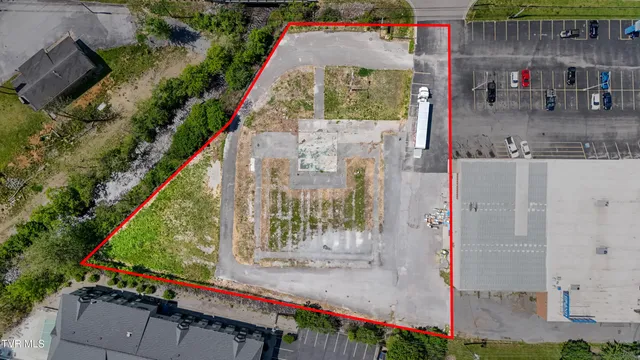 $595,000 | 3323 Lee Highway, Bristol, VA 24202