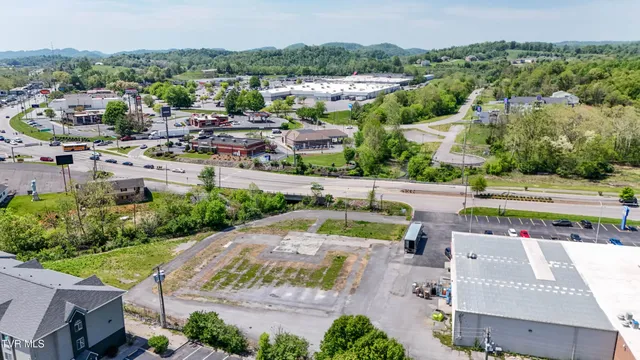 $595,000 | 3323 Lee Highway, Bristol, VA 24202