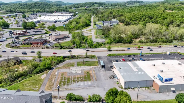 $595,000 | 3323 Lee Highway, Bristol, VA 24202