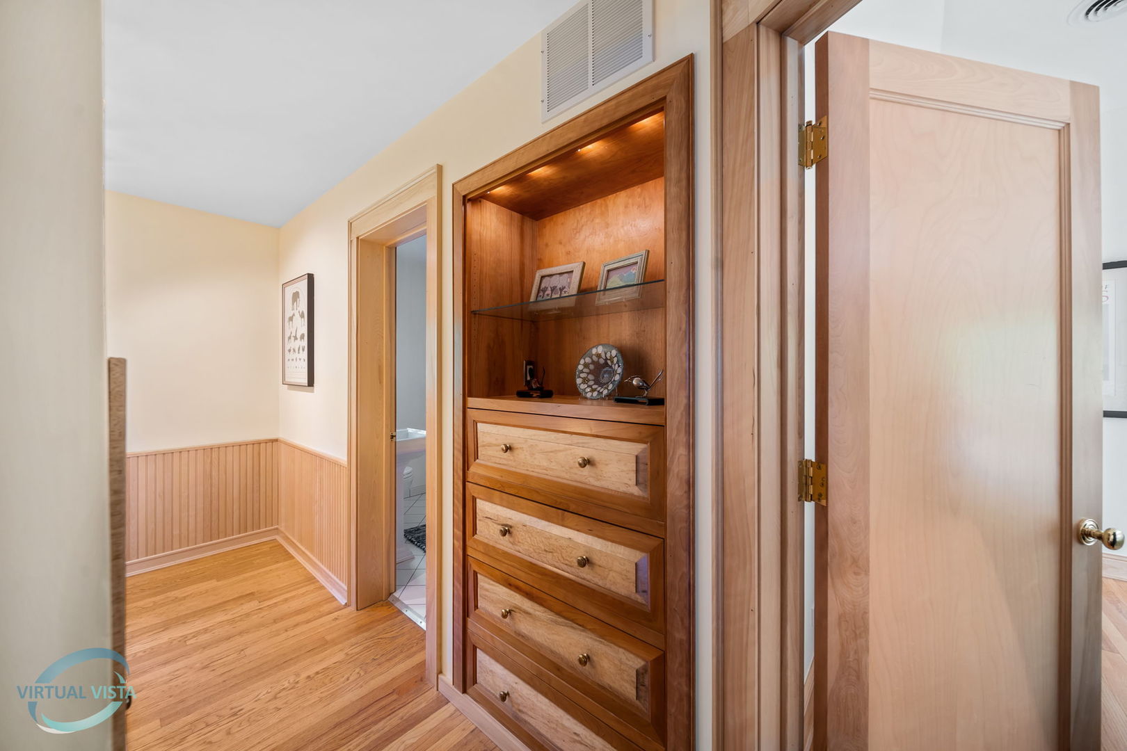 380 Fairbank Road Riverside, IL 60546 - Photo 18 of 30 a view of closet with wooden floor