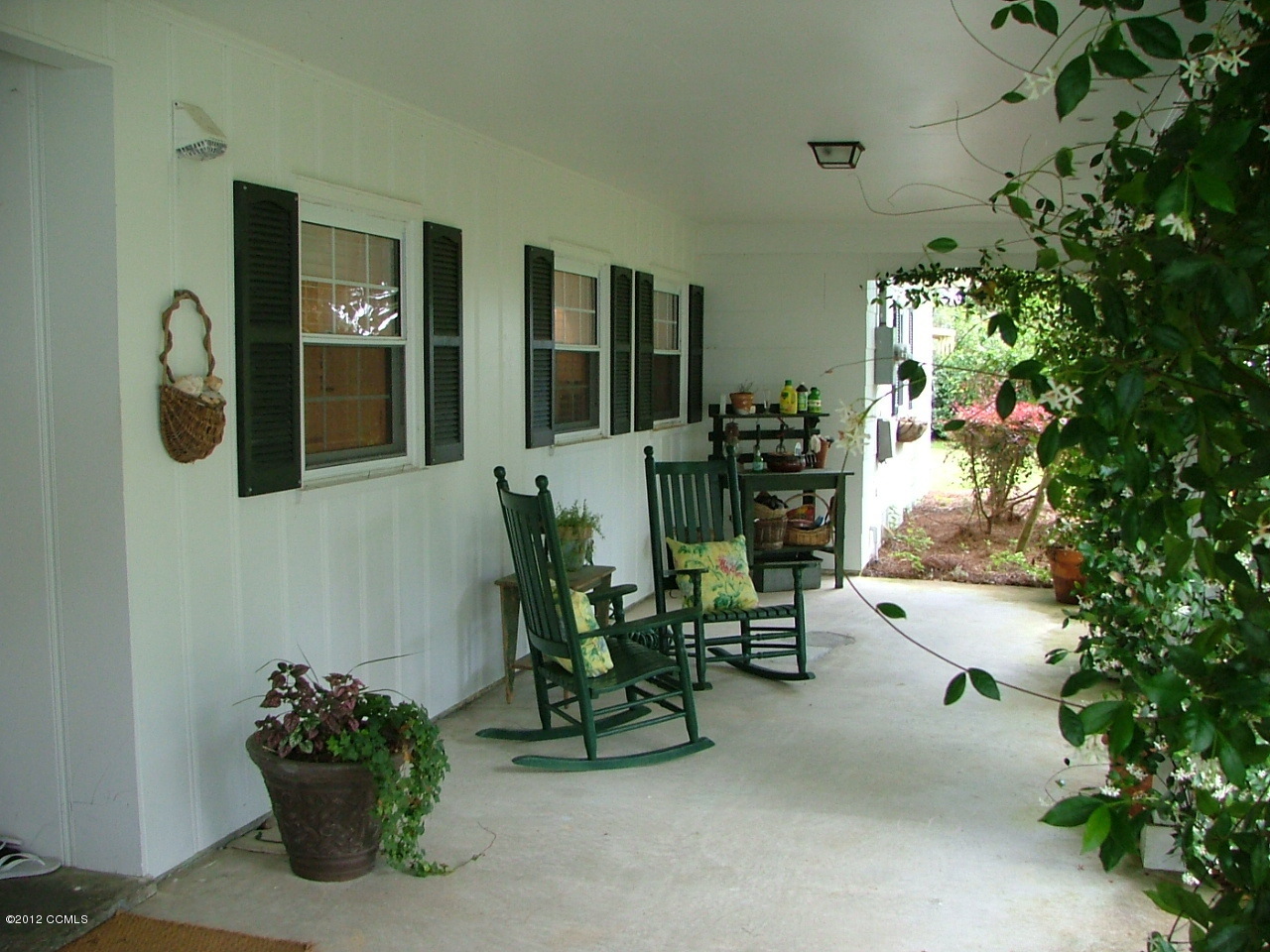 192 Windy Point Road Beaufort, NC 28516 - Photo 4 of 31 Front Porch
