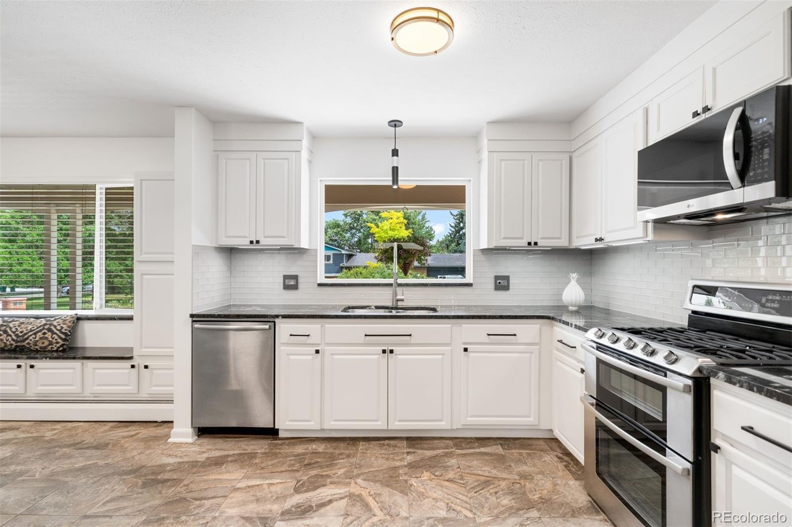 5 Circle Drive Denver, CO 80215 - Photo 4 of 29