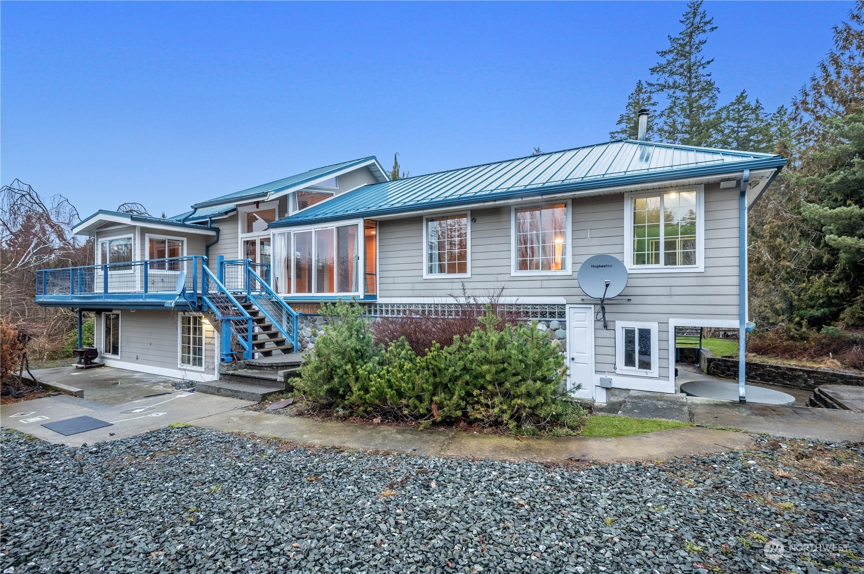 1848 Kelly Road Bellingham, WA 98226 - Photo 33 of 39 a front view of a house with garden
