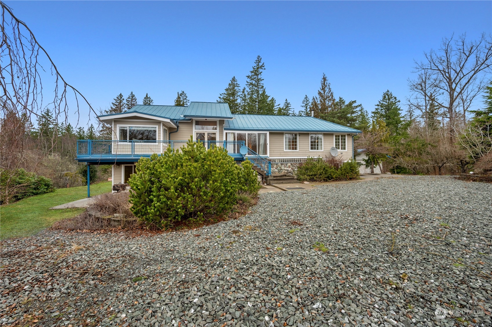 1848 Kelly Road Bellingham, WA 98226 - Photo 36 of 39 a front view of a house with a garden
