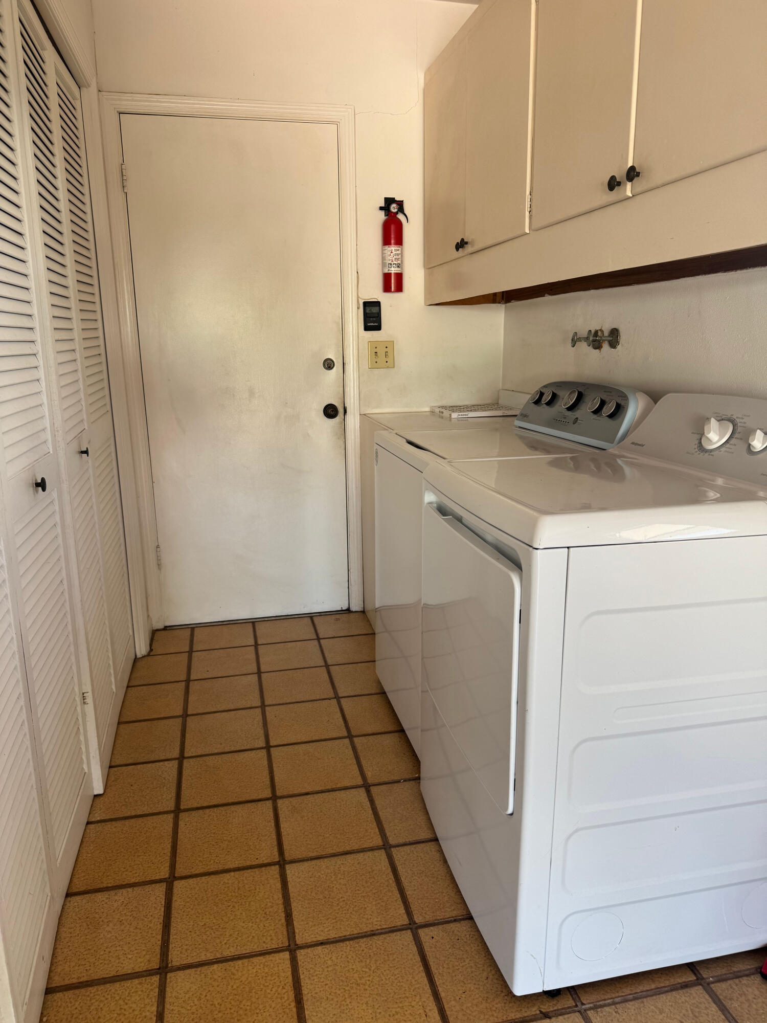 999 Pepperridge Terrace Boca Raton, FL 33486 - Photo 39 of 40 Laundry