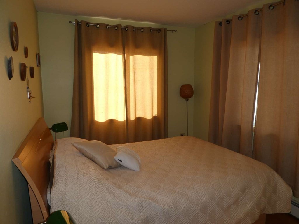 8 Garden Road Marblehead, MA 01945 - Photo 8 of 20 a bedroom with a bed and a window
