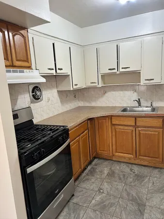 $2,800 | 9801 Seaview Avenue, Unit 2 | Canarsie