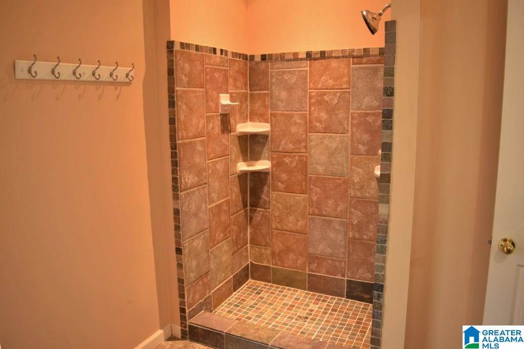 8254 North Valley Road Pinson, AL 35126 - Photo 4 of 25
